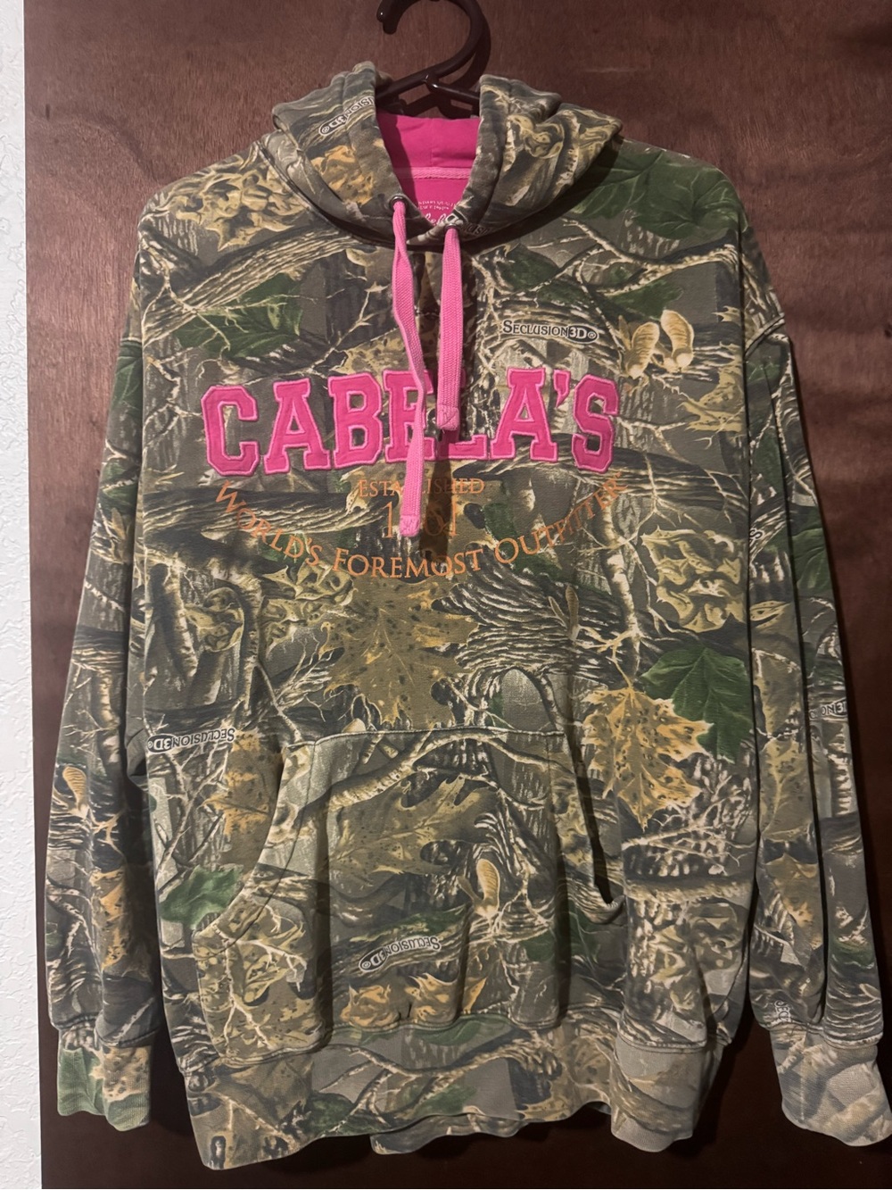 Cabela's women’s  xl Realtree Camo Crewneck Hoodie with Pink Accents